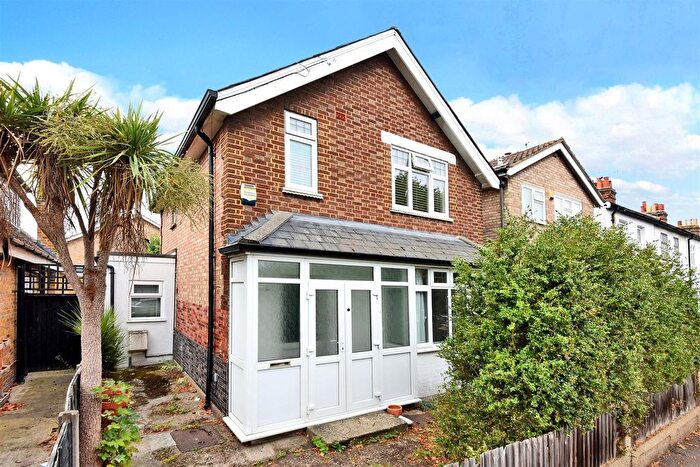 3 Bedroom Detached House For Sale In Tolworth Road, Surbiton, KT6