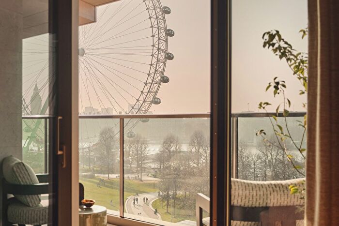 3 Bedroom Flat For Sale In Seven, Southbank Place, SE1