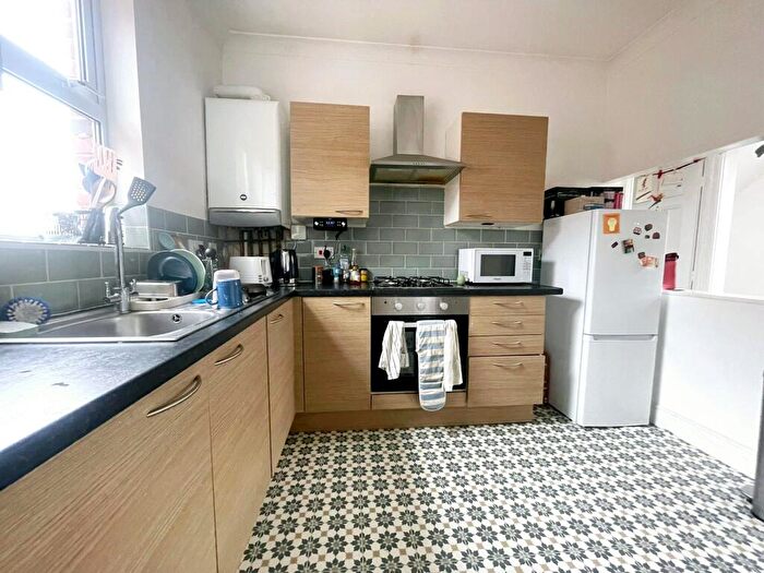 2 Bedroom Flat To Rent In Winchester Road, Romsey, SO51