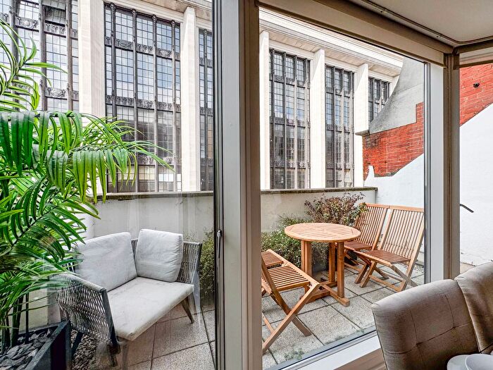 1 Bedroom Flat To Rent In Young Street, London, W8