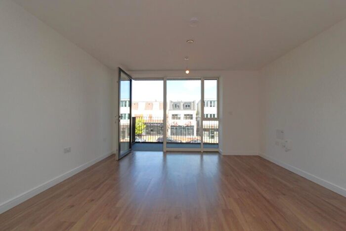 2 Bedroom Apartment To Rent In Hutton Road, Shenfield, CM15