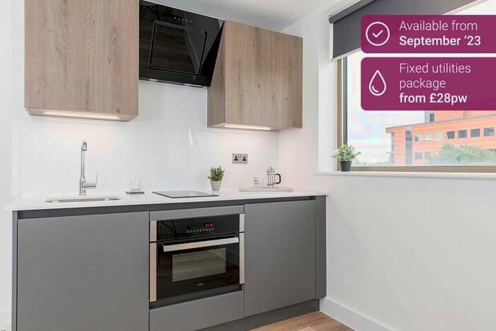 1 Bedroom Flat To Rent In Warwick Road, Old Trafford, Manchester, M16