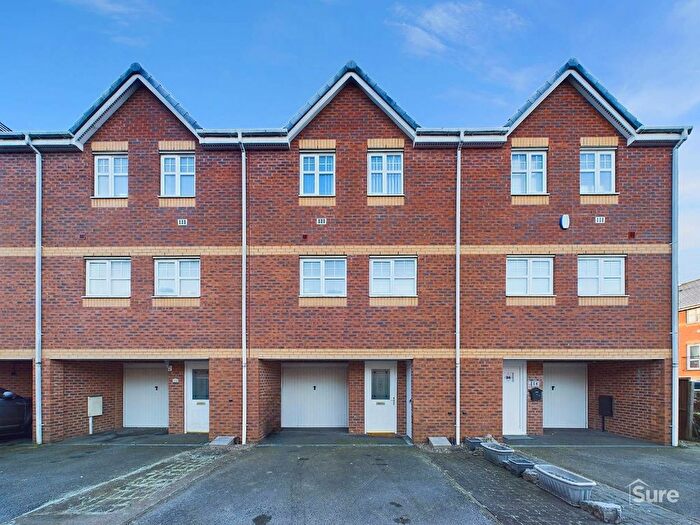 3 Bedroom Town House To Rent In Black Eagle Court, Burton-On-Trent, Staffordshire, DE14