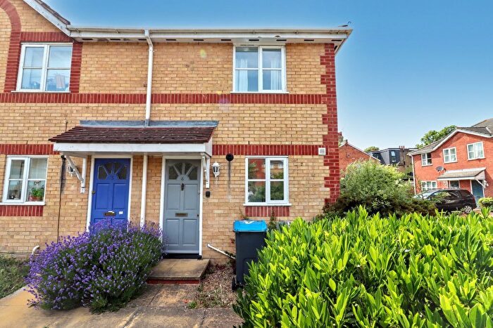 2 Bedroom End Of Terrace House To Rent In Livesey Close, Kingston Upon Thames, Surrey, KT1