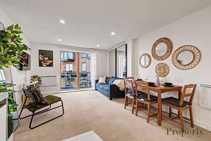 1 Bedroom Flat For Sale In Durnsford Road, Reed House, SW19