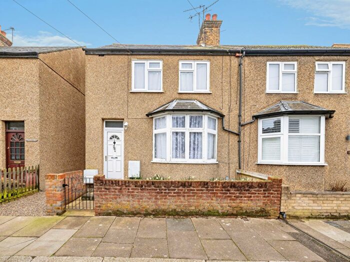 1 Bedroom Maisonette For Sale In Neston Road, Watford, WD24