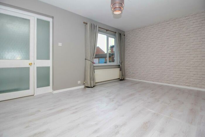 4 Bedroom End Of Terrace House To Rent In Wensum Crescent, Bicester, OX26