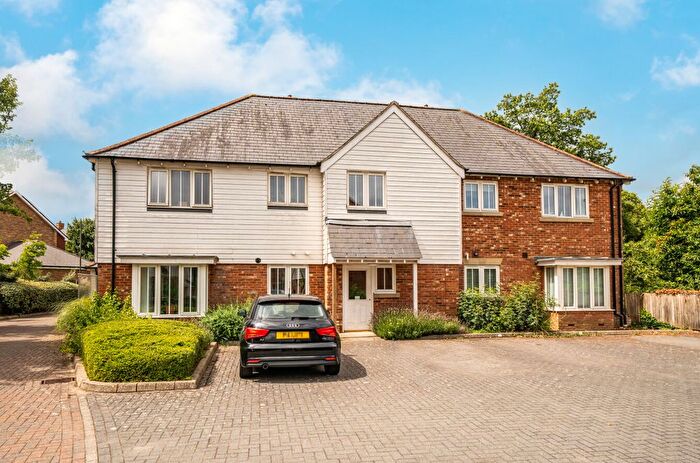 1 Bedroom Flat For Sale In Bastien Lane, Kings Hill, West Malling, ME19