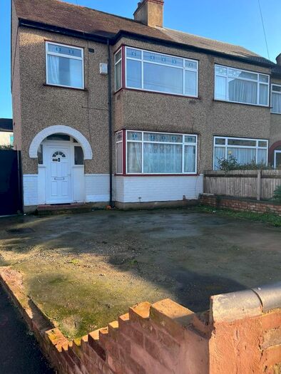 4 Bedroom Terraced House To Rent In Chatham Road, London, E17