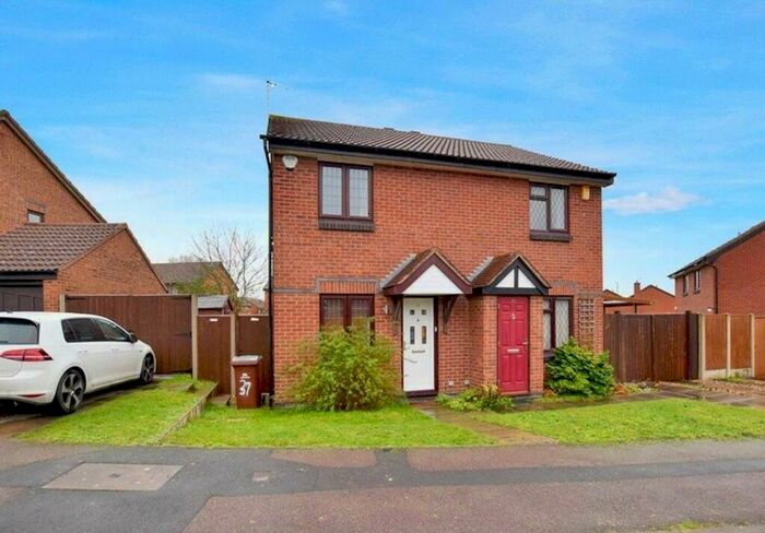2 Bedroom Semi-Detached House To Rent In Courtney Close, Nottingham, NG8
