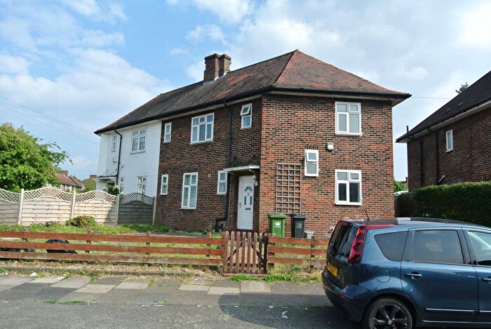 3 Bedroom Semi-Detached House To Rent In Randlesdown Road, London, SE6