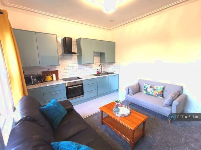 2 Bedroom Flat To Rent In Snowdon Road, Bournemouth, BH4