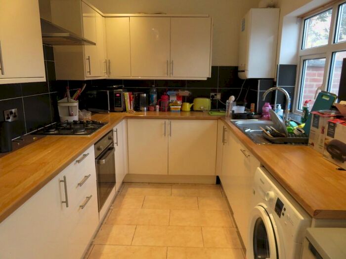 5 Bedroom Detached House To Rent In Loughborough Road, Nottingham, NG2