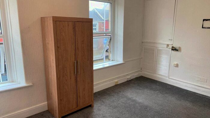 Terraced House To Rent In Nolton Street, Bridgend, CF31