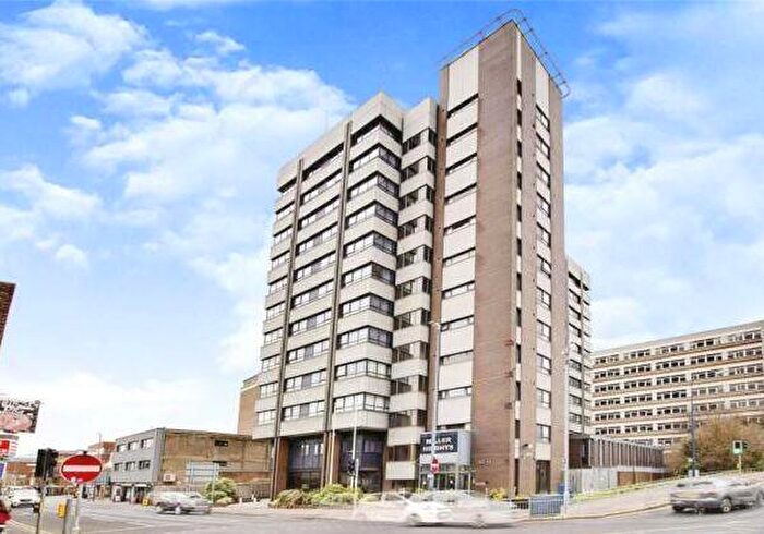 2 Bedroom Flat For Sale In Flat Miller Heights, - Lower Stone Street, Maidstone, Kent, ME15