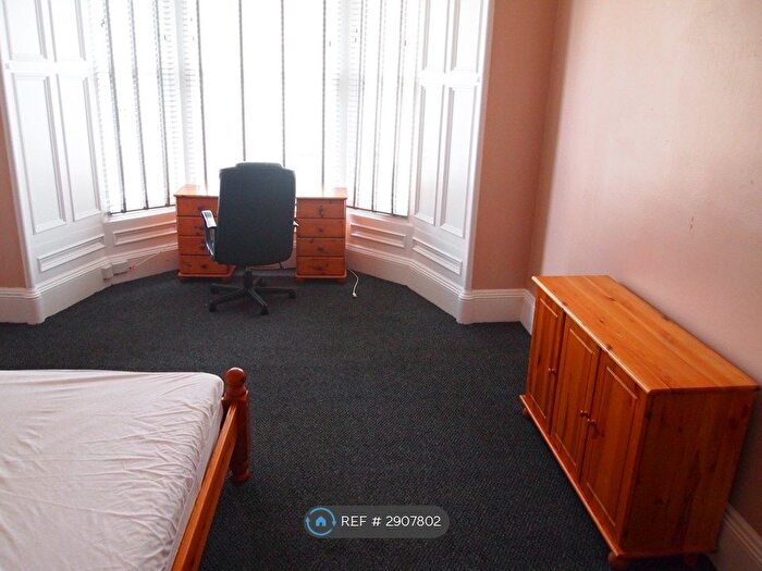 3 Bedroom Flat To Rent In Marchmont Crescent, Edinburgh, EH9