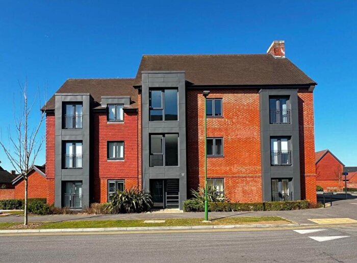 1 Bedroom Apartment To Rent In Bensons Hill Road, Pease Pottage, RH11