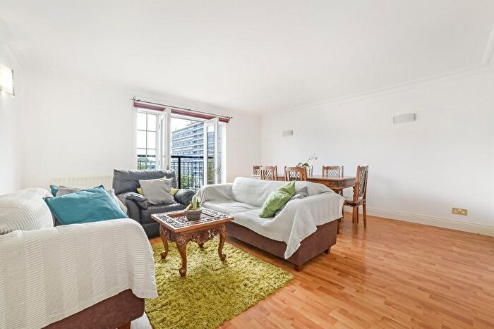 2 Bedroom Flat To Rent In Falmouth Road, London, SE1