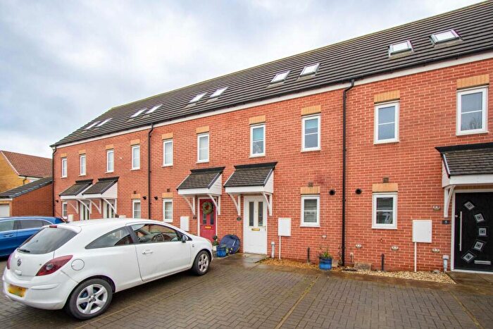 3 Bedroom Town House For Sale In Buttercup Close, Shotton Colliery, Durham, DH6