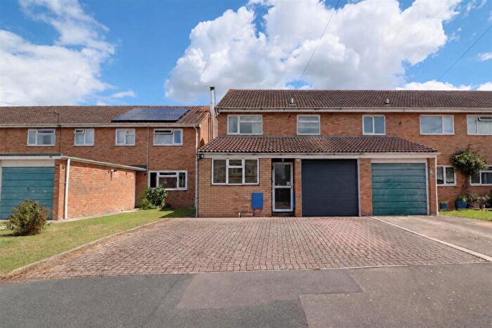 3 Bedroom End Of Terrace House For Sale In Canberra, Stonehouse, GL10