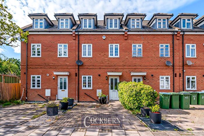 3 Bedroom Town House For Sale In Starbuck Close, New Eltham, SE9