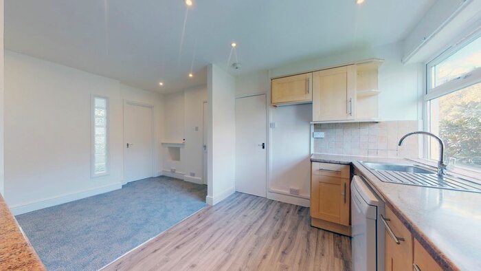 2 Bedroom Flat To Rent In Staveley Gardens, London, W4