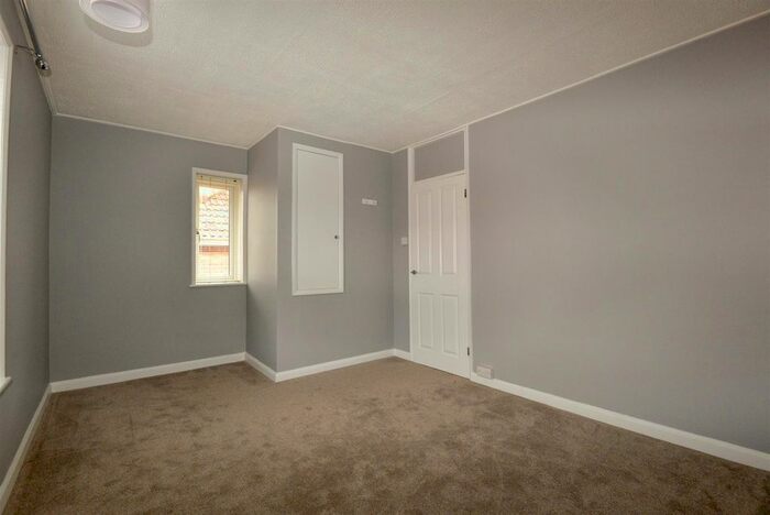 2 Bedroom End Of Terrace House To Rent In Berrydale Avenue, Bridgwater, TA6