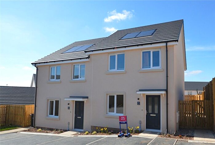 3 Bedroom Semi-Detached House For Sale In Basin Walk, South Molton, Devon, EX36