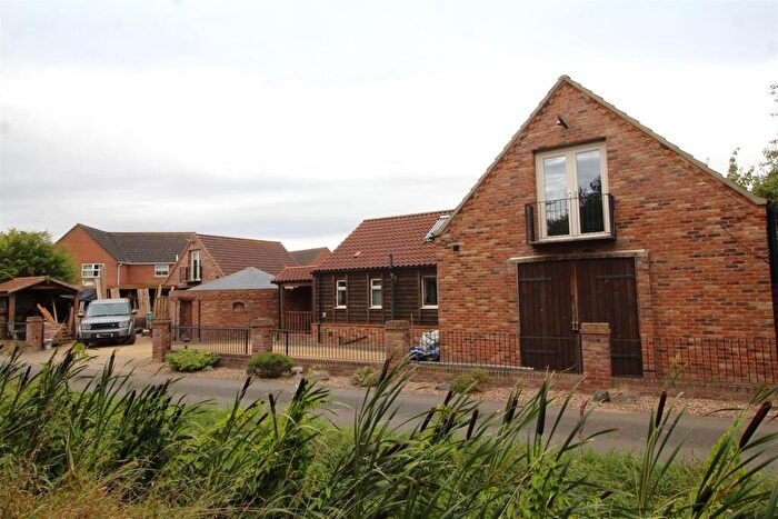 4 Bedroom Detached House For Sale In Small Drove, Weston, Spalding, PE12