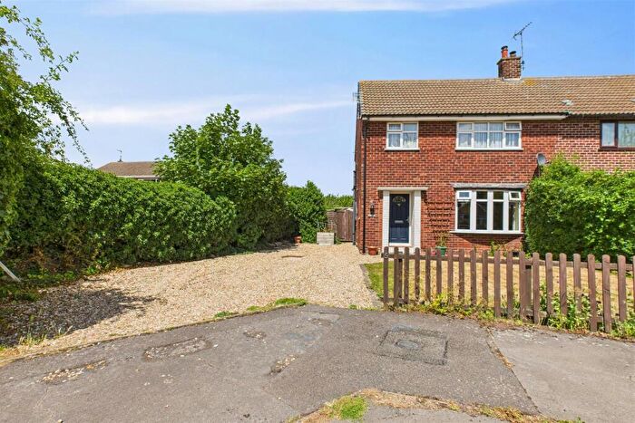3 Bedroom Semi-Detached House For Sale In Meadow Lane, Weston, NG23