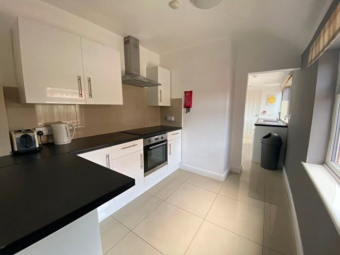 5 Bedroom Semi-Detached House To Rent In Pennell Street, Lincoln, LN5