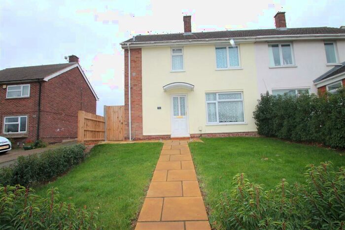 3 Bedroom End Of Terrace House To Rent In Mallard Hill, Brickhill, MK41