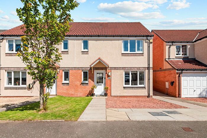 3 Bedroom Semi-Detached House For Sale In Rankin Drive, Falkirk, FK2
