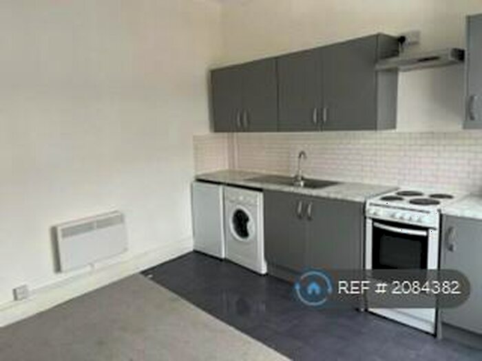 Studio To Rent In First Floor, Birmingham, B21