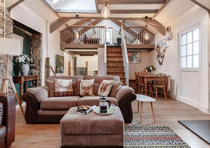 2 Bedroom Barn Conversion To Rent In West Combeshead, Harford, PL21