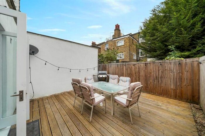3 Bedroom Flat To Rent In Portnall Road, Maida Vale, London, W9