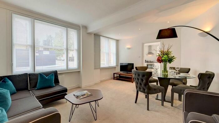 2 Bedroom Flat To Rent In Hill Street, London, W1J