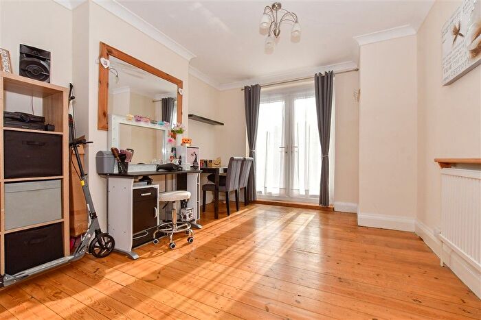 3 Bedroom Semi-detached House For Sale In Joyes Road, Folkestone, Kent, CT19