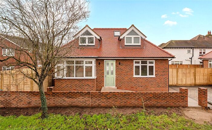 3 Bedroom Detached House For Sale In Shepperton, TW17