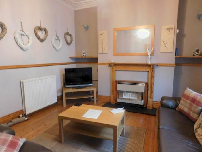 1 Bedroom Flat To Rent In Wallfield Crescent, Rosemount, Aberdeen, AB25