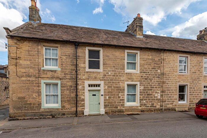 2 Bedroom House For Sale In Park Street, Masham, North Yorkshire, HG4