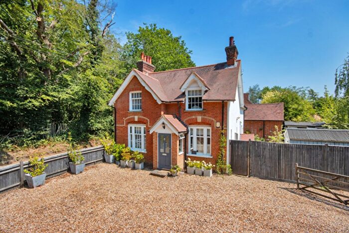 4 Bedroom Detached House For Sale In Bank Lane, Hildenborough, Tonbridge, Kent, TN11
