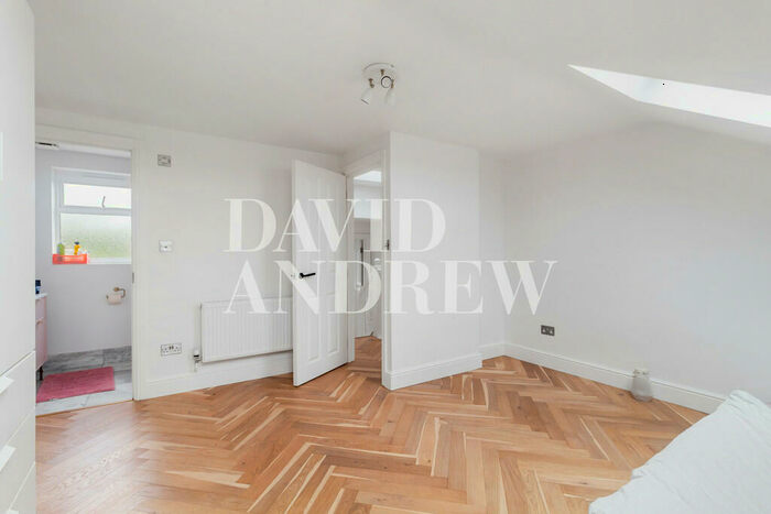 2 Bedroom Apartment To Rent In Hewitt Road, N8