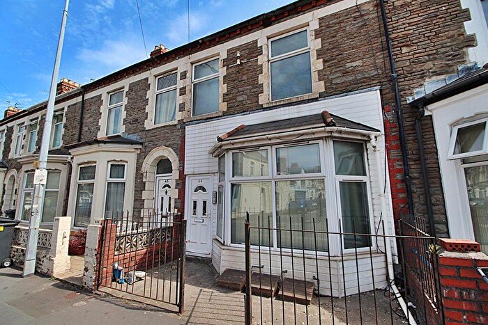 3 Bedroom Flat To Rent In Mackintosh Place, Roath, Cardiff, CF24