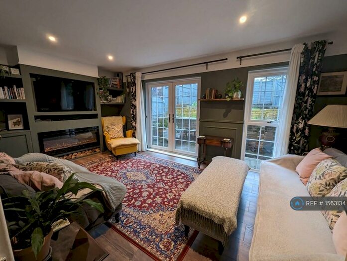 3 Bedroom Terraced House To Rent In Abercrombie Gardens, Southampton, SO16