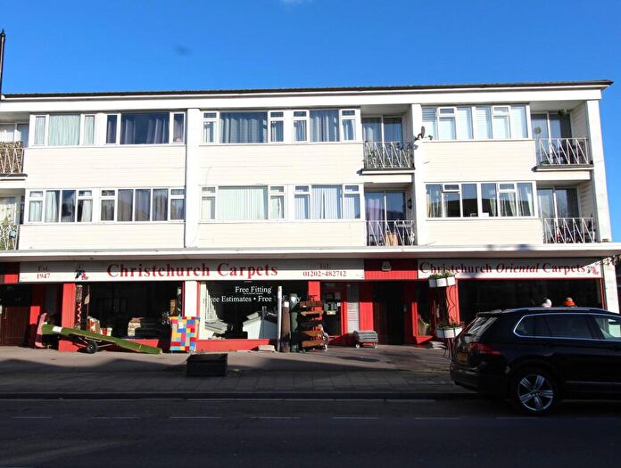 2 Bedroom Flat To Rent In Bargates, Christchurch, BH23