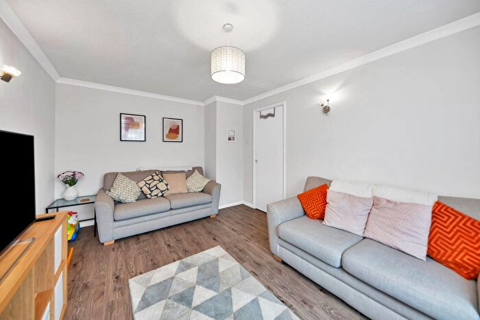 3 Bedroom End Of Terrace House For Sale In Burns Road, Royston, SG8