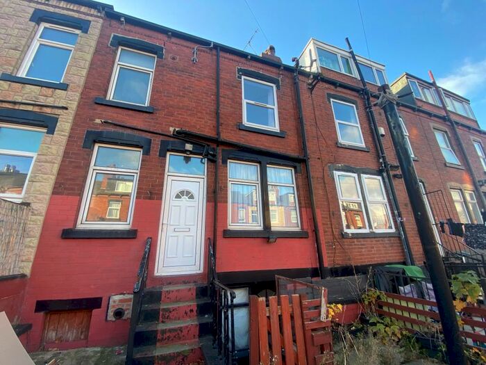 2 Bedroom House To Rent In Tilbury Terrace, Leeds, LS11