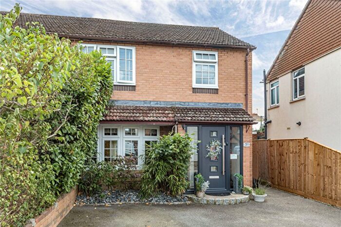 3 Bedroom End Terrace House For Sale In Hart Road, Byfleet, West Byfleet, Surrey, KT14