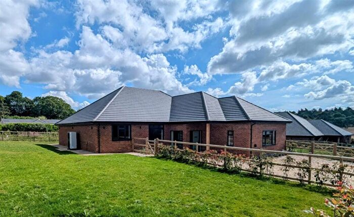 4 Bedroom Detached Bungalow For Sale In Hackwood Lane, Cliddesden, Basingstoke, RG25